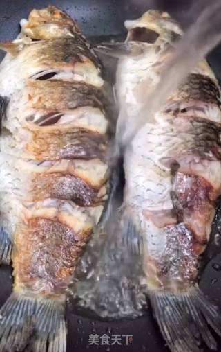 鲫鱼豆腐汤的做法步骤：3