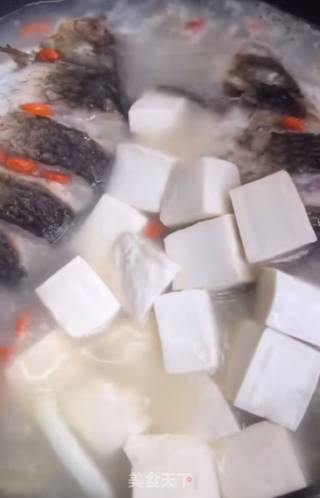 鲫鱼豆腐汤的做法步骤：5