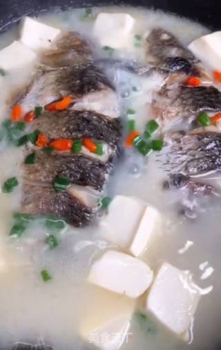 鲫鱼豆腐汤的做法步骤：6