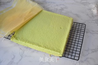 菠菜肉松蛋糕卷的做法步骤：11