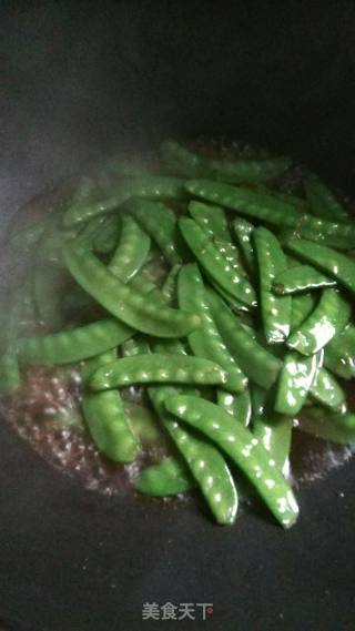 清炒荷兰豆的做法步骤：5