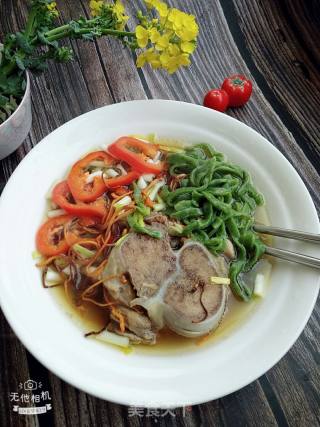 菠菜大骨汤面的做法步骤：10