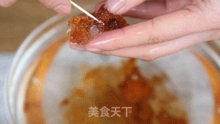 【银耳炖桃胶】美容养颜的佳品的做法步骤：3