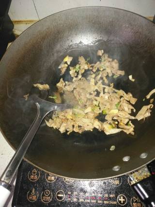 酸菜香肠炒面的做法步骤：6