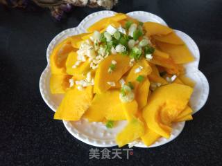 南瓜炒虾米的做法步骤：2