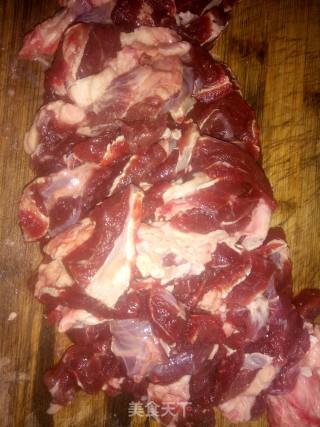 牛肉炖土豆的做法步骤：1