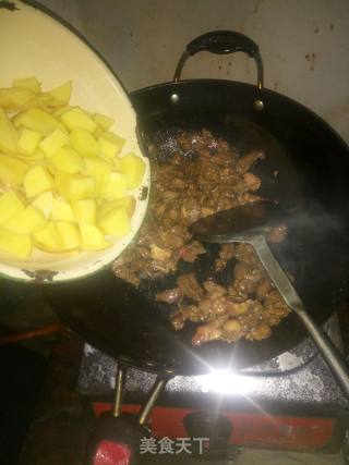 牛肉炖土豆的做法步骤：5