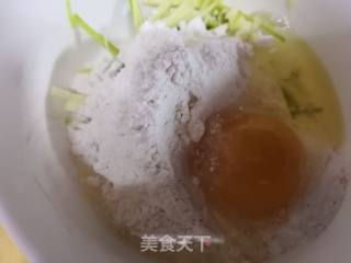 主食—西葫芦煎饼的做法步骤：3