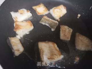 家常菜—香煎鳕鱼的做法步骤：3