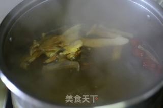 松茸鸽子汤的做法步骤：4