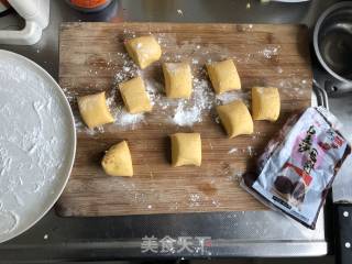 豆沙夹心南瓜饼的做法步骤：6