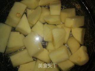 #团圆饭#牛腩炖土豆的做法步骤：1