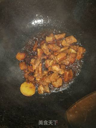 #团圆饭#牛腩炖土豆的做法步骤：4