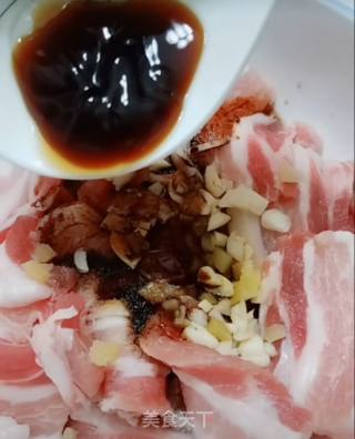 粉蒸肉的做法步骤：4