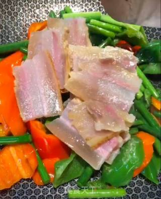 甜椒炒腊肉的做法步骤：9