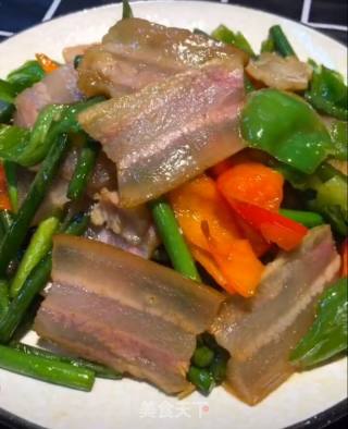 甜椒炒腊肉的做法步骤：10