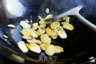 荸荠炒木瓜的做法步骤：3