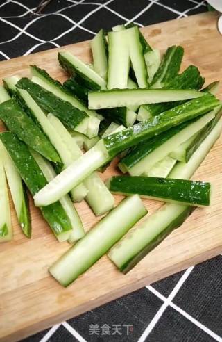酸辣脆黄瓜的做法步骤：1