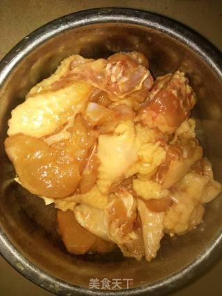 红萝卜蒸鸡的做法步骤：1