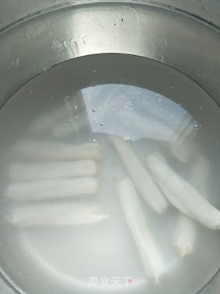 翡翠虾饺的做法步骤：1