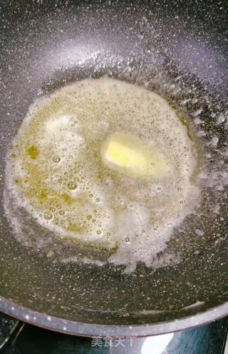番茄虾仁炒意面的做法步骤：5
