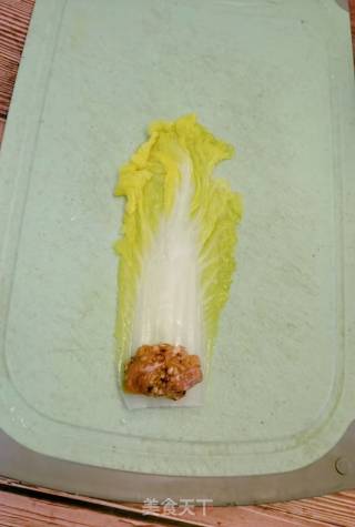 白菜肉卷的做法步骤：5