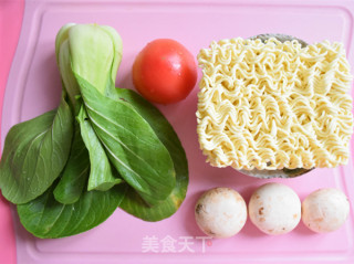 番茄口蘑方便面的做法步骤：1
