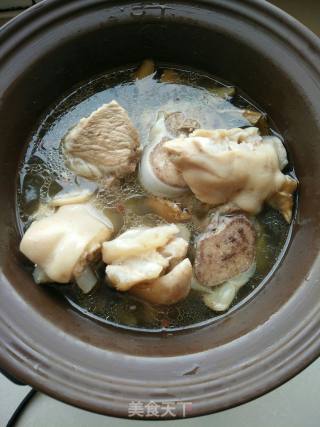肉香猪蹄冻的做法步骤：1
