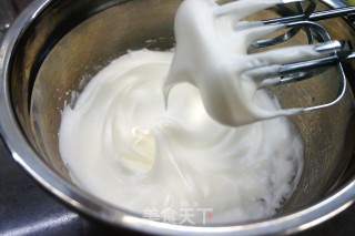 奶油戚风蛋糕卷的做法步骤：4