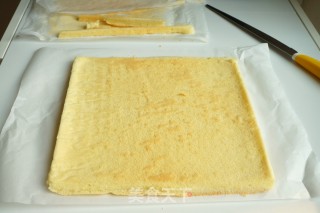 奶油戚风蛋糕卷的做法步骤：9