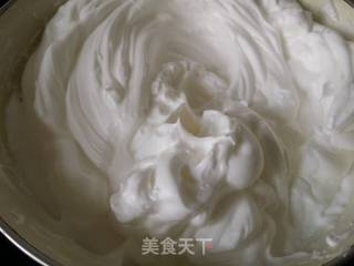 电饭煲版菠菜汁戚风蛋糕的做法步骤：7