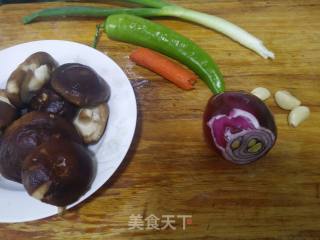 团圆菜-素炒香菇的做法步骤：1