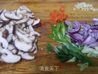 团圆菜-素炒香菇的做法步骤：2