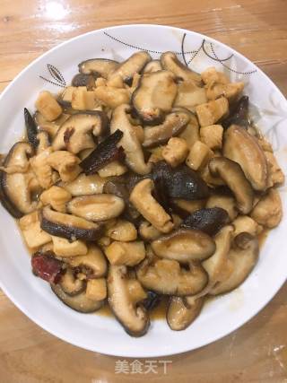香菇炒鸡胸肉的做法步骤：11