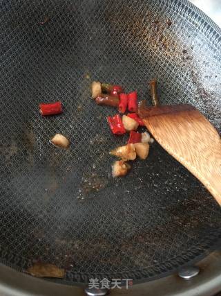海参烧肉炒泡菜的做法步骤：7