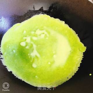 心形菠菜汁蛋饼的做法步骤：5