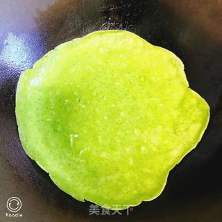 心形菠菜汁蛋饼的做法步骤：6
