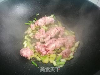 青蒜肉末烧猪血的做法步骤：4