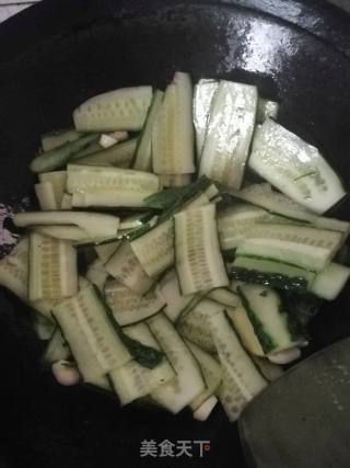 #团圆饭#鸡肉火腿炒青瓜的做法步骤：4
