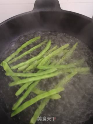 豆角木耳猪肉饺子的做法步骤：4