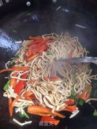 蒜香豆皮的做法步骤：4