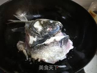 水煮鱼头的做法步骤：4