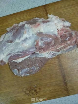 家常红烧羊肉的做法步骤：1