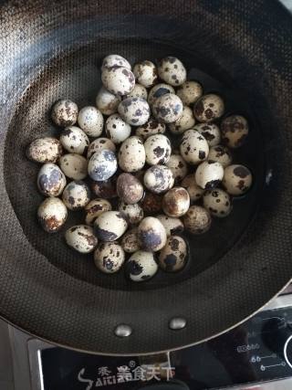 卤鹌鹑蛋的做法步骤：1