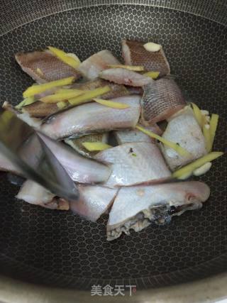 清炒龙利鱼的做法步骤：6