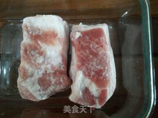 蒜苗炒肉的做法步骤：1