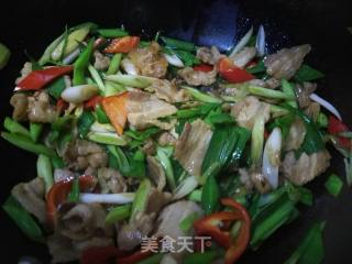 蒜苗炒肉的做法步骤：11