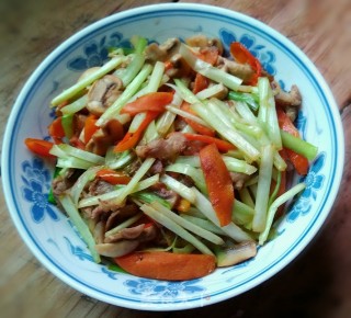 韭黄草菇炒肉的做法步骤：8