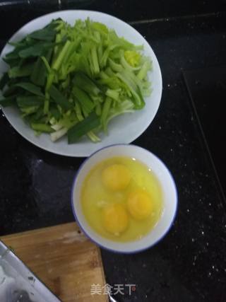 芹菜鸡蛋的做法步骤：1