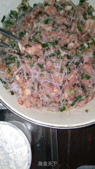 韭菜鸡蛋虾皮饺子的做法步骤：6